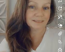 Linda Carbone's Instagram, Twitter & Facebook