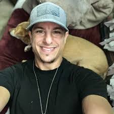 Daniel Kinch's Instagram, Twitter & Facebook