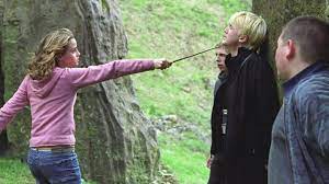 Rowling, est sorti dans les salles obscures en 2004. The Belt Rainbow Worn By Hermione Granger Emma Watson In Harry Potter And The Prisoner Of Azkaban Spotern