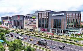 Spanning over 1.3 million square feet and seven floors, paradigm mall johor is a retail haven with over 500 outlets offering the best entertainment, fashion and delicacies. Paradigm Mall Vs Mid Valley Sogo Jb Which One You Should Go