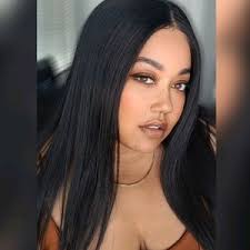 Phoenix Collins's Instagram, Twitter & Facebook