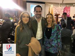 She also supports the iwmf's latin america reporting initiative, adelante. Rolando Gonzalez Auf Twitter Entregamos Reconocimiento En Nota De Estilo A Maria Alejandra Silva Quien Junto Con Su Madre Martha Soto Fundaron La Feria Buro Pasionporbogota Historiasdemujeresqueinspiran Https T Co I9hnuqeva0