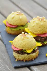 Petits Gateaux En Forme De Hambuger Du Fast Food Bon Pour La Sante Blog Cuisine Avec Du Chocolat Ou Thermomix Mais Pas Que En 2020 Blog Cuisine Biscuits Moelleux Alimentation