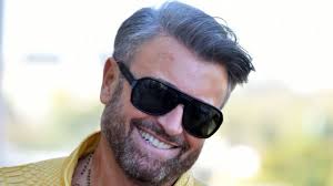 In imagine, se poate observa cu usurinta ca atat anda adam, cat si. Din Ce CaÈ™tigÄƒ Bani CÄƒtÄƒlin Botezatu AÈ™a A FÄƒcut Avere Designerul Preferat La Zinei Dumitrescu Impact