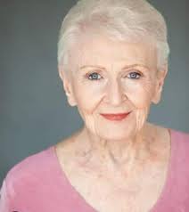 Ellen Leigh's Instagram, Twitter & Facebook