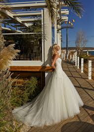 Hier finden sie ihr traumhochzeitskleid. Glamouros Hochzeit Abendmode Startseite Facebook