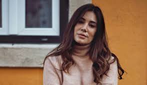Check spelling or type a new query. Mia Rose Despede Se Do Cabelo Comprido E Muda De Visual Fotos