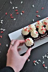 Buche Red Velvet Cake Recette De Noel Olivia Patisse X Pixcake Recettes Noel Gateau De Velours Rouge Recette