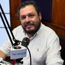 Gracias al equipo del Teatro Luis Poma por organazarme tan chula entrevista  en la Radio Femenina 102.5 Gracias chicos me la pase genial. Nos  encontramos la próxima semana en el teatro.  https://www.teatroluispoma.com/funcion/cartelera