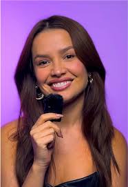 Juliette e suas experiências musicais: do sofrimento à farra