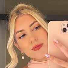 Claire Bell's Instagram, Twitter & Facebook