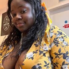 A woman who was born with incredible flexibility has become the first  person ever to limbo under a car! 😱