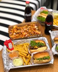 مطعم البيت المدخن The Smokehouse الأسعار المنيو الموقع