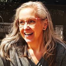 Amy Roberts's Instagram, Twitter & Facebook