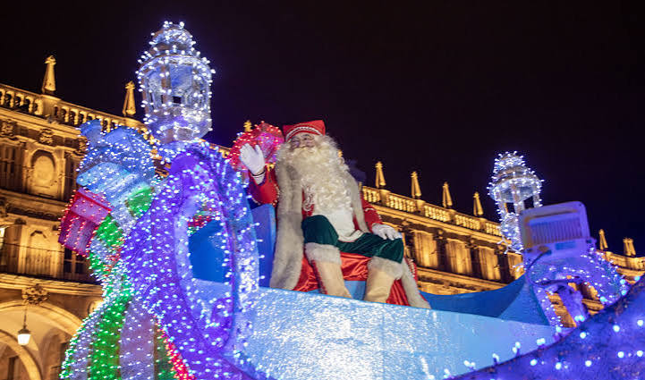 6 carrozas y 350 personas acompañarán mañana a Papá Noel por las calles de Salamanca durante la 'Cabalgaza' - Hoy CyL