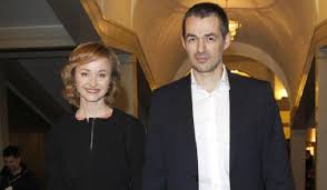 Gabriela muskała tłumaczy, dlaczego szóstka jest serialem prawdziwym oraz jak wpisuje się on w dotychczasową pracę reżyserki kingi dębskiej. Gabriela Muskala Ma Za Soba Rozwod Z Tworca Znanych Filmow I Seriali Co Bylo Powodem Rozstania Super Express Wiadomosci Polityka Sport