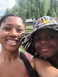 Today, we want to highlight our wellness extraordinaire and advocate for  resident affairs, Dr. Jada Fitzpatrick.⁣ ⁣ Jada is a third year resident  that completed a Bachelor of nursing and Bachelor