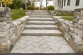 This Freeport Maine Project Know As The White House Was The Work Of Randy Elwell Of Elwell S Masonry The Front Steps A Front Steps Curb Appeal Paver Driveway