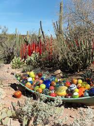 Pin By Linda Myers On Places I Ve Been Arizona Glass Garden Art Chihuly Glass Sculpture