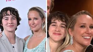 Karlie Kloss debuts second pregnancy at Met Gala