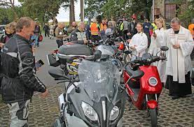 Segnung für Motorradfahrer – Gottesdienst an der Wendelinuskapelle