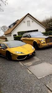 In deze video doen joel beukers en kompanen de 500kg lift challenge in 3 lifts; Mogguh Lamborghini Rollsroyce Ferrari Joelbeukers Stayathome