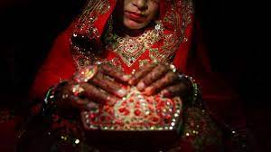We did not find results for: Uttar Pradesh Police Help 2 Muslim Women Married Hindu Men India News India Tv