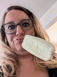 What are the flavors of these creamy and refreshing bars?