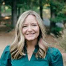 Laura Swink's Instagram, Twitter & Facebook