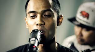 Awat aku ketagih dengan lagu ini.dimana mana saja aku berada aq nyanyi lagu ni. Video Rembau Most Wanted Versi Akustik Oleh Waris Terbaik