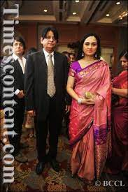 She is known for her work on prem rog (1982), vidhaata (1982) and insaf ka tarazu (1980). Pradeep Sharma Entertainment Photo Pradeep Sharma And Padmini Kol