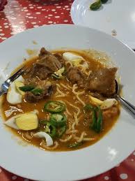 Mee rebus versi cikta mee kuning 1 bungkus (dicelur) daging 1/2 kilo direbus bersama halia dan serai, masak hingga. Goid Mee Rebus And Nasi Briyani Picture Of Ramziela S Delights Kuala Lumpur Tripadvisor