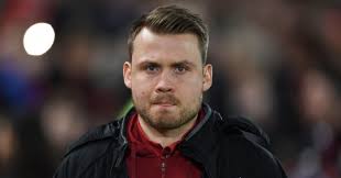 Liverpool goalkeeper simon mignolet has told dhnet.be that he will make a decision on his future after belgium's upcoming international matches. Liverpool Consider Two Goalkeepers As Mignolet Replacement Football365