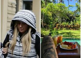 Na bivšu farmerku je ispaljeno devet metaka, koji su je promašili, a na admira tri i on je lakše povređen. Dok Se Minka Hladi Iza Resetaka Smrk I AnÄ'ela Uzivaju Na Baliju Foto