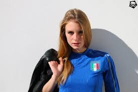 Scegli la consegna gratis per riparmiare di più. Marghe E La Maglia Home Della Nazionale Italiana