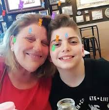 A un mese dalla morte di mamma Palmira, Anna Tatangelo ha detto addio al  nonno Domenico Vinci 🙏