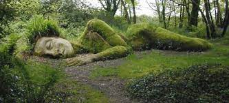 Die ideale frau sieht so aus. Lustige Gartenfiguren Oder Die Topiary Kunst Archzine Net