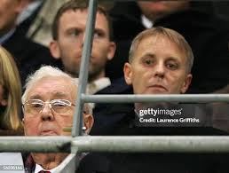 389 photos et images haute résolution de Doug Manchester