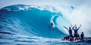 SURF: Shane Dorian Follows XXL Win with Induction Into Surfers' Hall of  Fame
