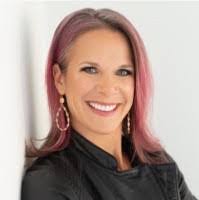 Lynn Higham's Instagram, Twitter & Facebook