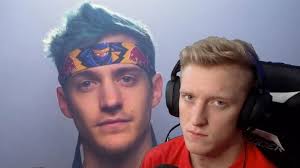 A flag that streams in the wind especially : Twitch Die 5 Grossten Streamer Weltweit Nach Followern