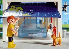 The playmobil 70202 city life car repair garage is always on hand to help cars in an emergencythe car repair garage features a repair platform. Garage 4318
