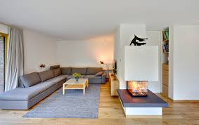Wer küche und wohnzimmer verbinden möchte, achtet stets auf ein hohes maß an komfort. Panorama Kamin Als Raumteiler 10 Experten Tipps Fur Den Einbau