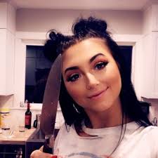 Ria Smith (@riah___smith)