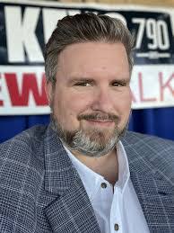 Tim Perrin's Instagram, Twitter & Facebook