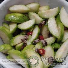 Selain menyehatkan, apabila diolah dengan cara yang berbeda, akan terasa lebih nikmat. Resepi Jeruk Kedondong Listen Uu