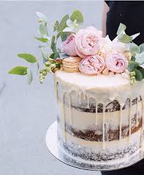 Layers Of Salted Caramel Banana Cake Nutella Chocolate Brownie Cake Tome Fruit Wedding Cake Cool Wedding Cakes Simple Wedding Cake