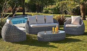 Profitez de votre extérieur au maximum en achetant un salon de jardin en résine tressée pas cher. Salon De Jardin Rond 5 Places En Resine Tressee Grise Isa