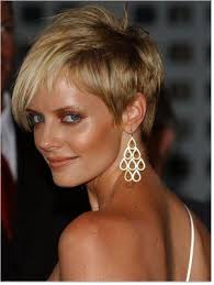 Welke prachtige haarstijlen zijn dé korte kapsels voor 2020? Korte Kapsels 2013 Korte Kapsels Voor Dames 2013 Kapsels Kapsels Voor Kort Haar Kort Haar Kapsels