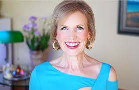 Dora Crow's Instagram, Twitter & Facebook